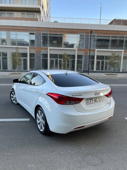 Hyundai Elantra 2013